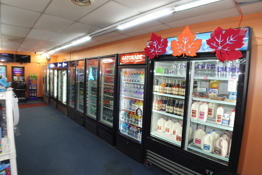 More Photos Of 600 Chestnut St, Kulpmont Service Station For Sale