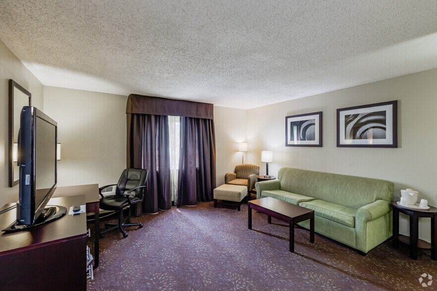 More Photos Of 5311 Campbells Run Rd, Pittsburgh Hotel For Sale