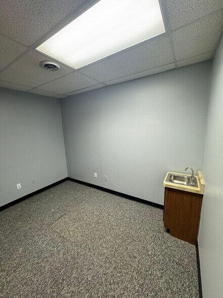 More Photos Of 1724-1742 E Ridge Rd, Rochester Medical For Sale