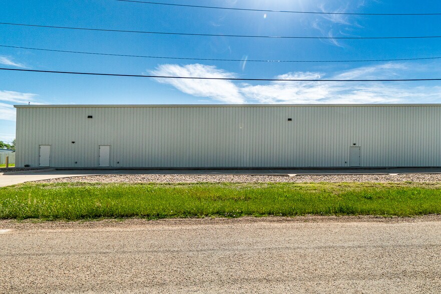 More Photos Of 908 NW 6th St, Tulia Freestanding For Sale