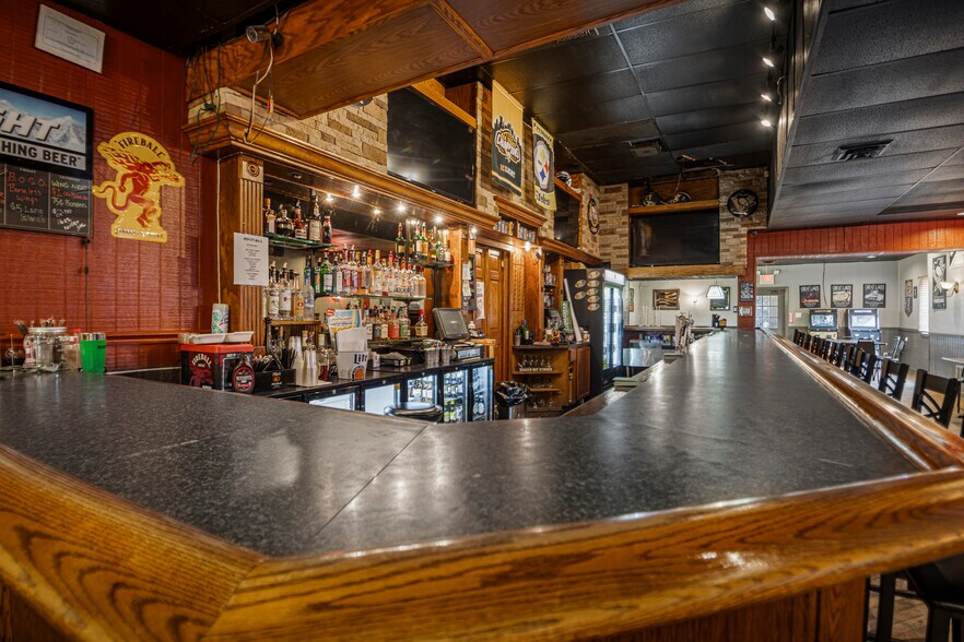 More Photos Of 708-710 Lawrence Ave, Ellwood City General Retail For Sale