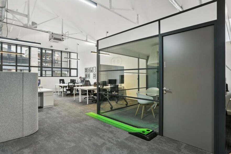 More Photos Of 3 Rue Fernand Pelloutier, Boulogne-Billancourt Office For Sale