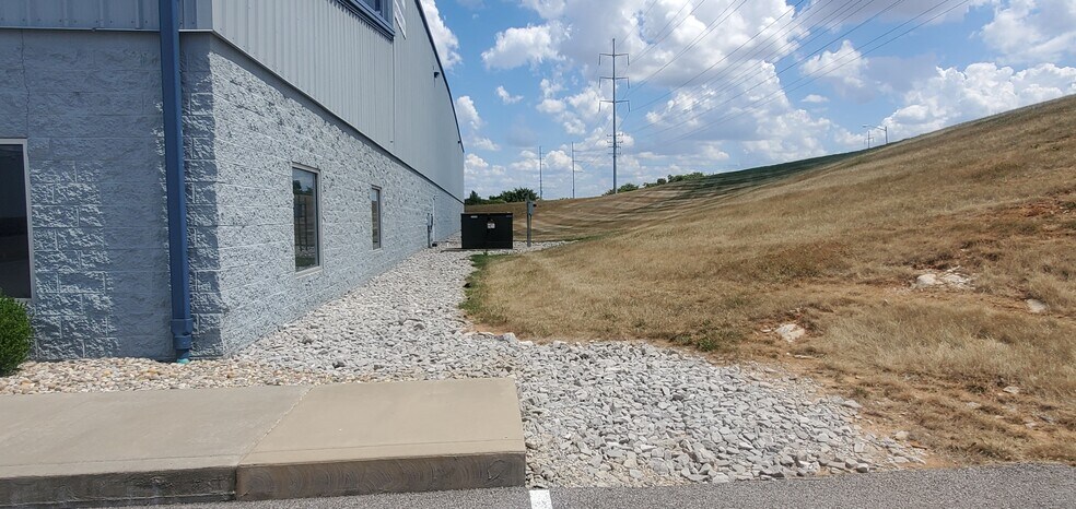 More Photos Of 262 Mitch McConnell, Bowling Green Industrial For Sale