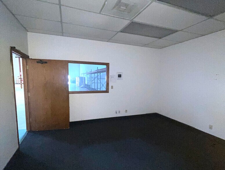 More Photos Of 12410-12420 Clark St, Santa Fe Springs Warehouse For Lease
