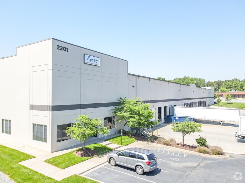 More Photos Of 2201 Interstate North Dr, Charlotte Warehouse For Lease