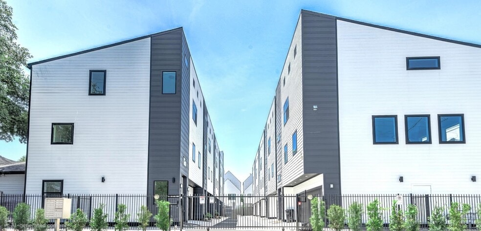 More Photos Of 313 N Nagle St, Houston Multifamily For Sale