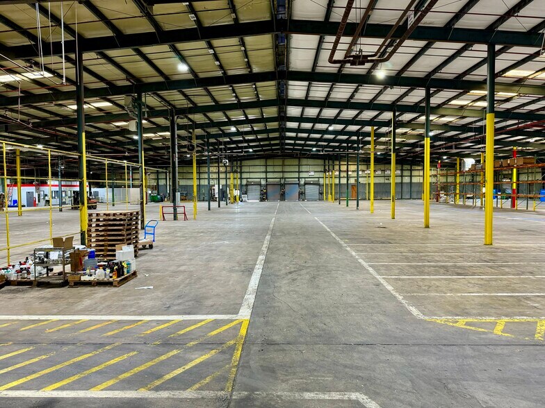 More Photos Of 3300 Westinghouse Blvd, Charlotte Manufacturing For Lease
