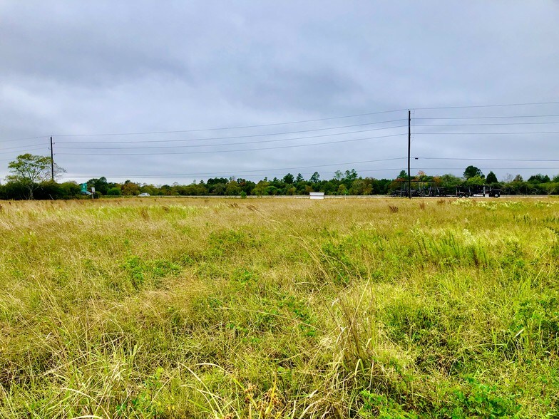 More Photos Of Outlet Center Dr, Sealy Land For Sale