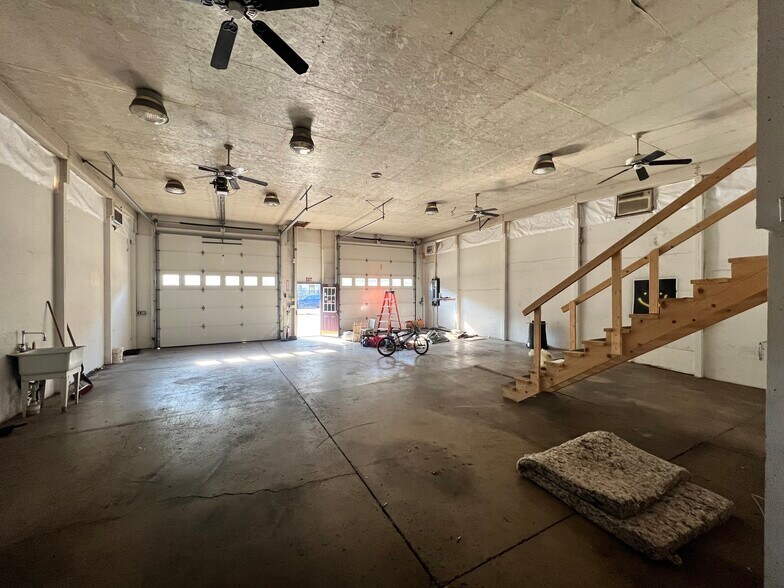 More Photos Of 45 E Bacon St, Pottsville Light Distribution For Lease