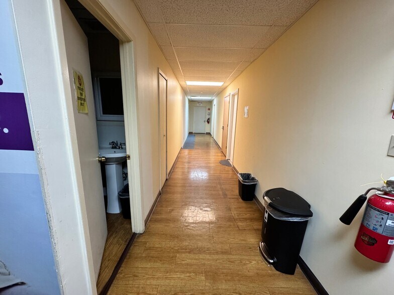 More Photos Of 6500 Fort Caroline Rd, Jacksonville Unknown For Lease