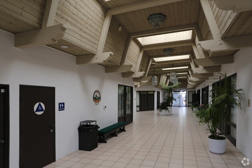 More Photos Of 2340 S El Camino Real, San Clemente Office For Lease