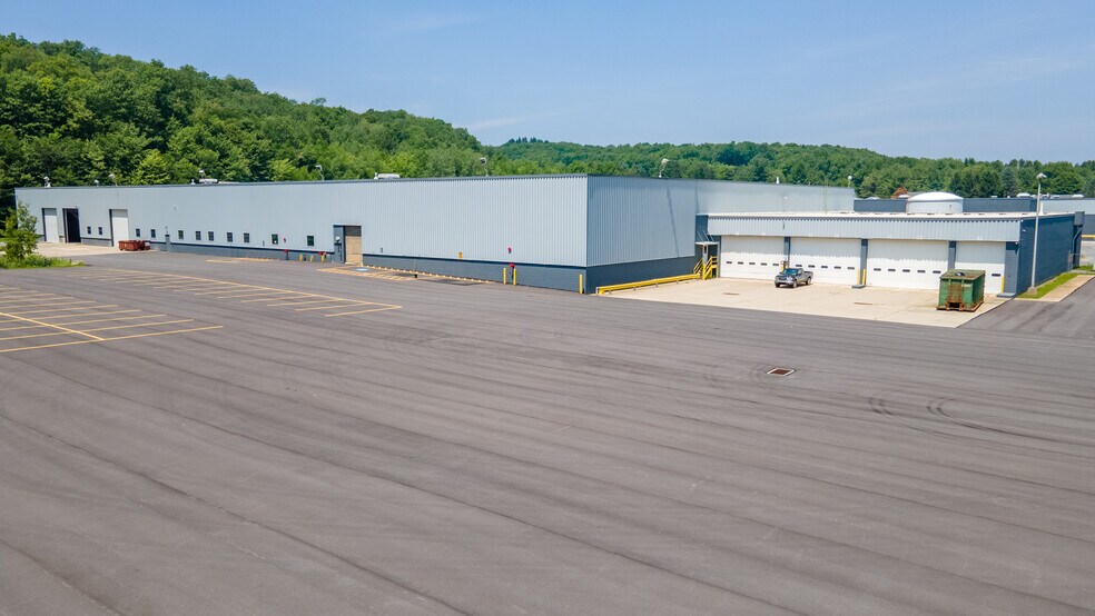 More Photos Of 835 Washington St, Saint Marys Manufacturing For Lease