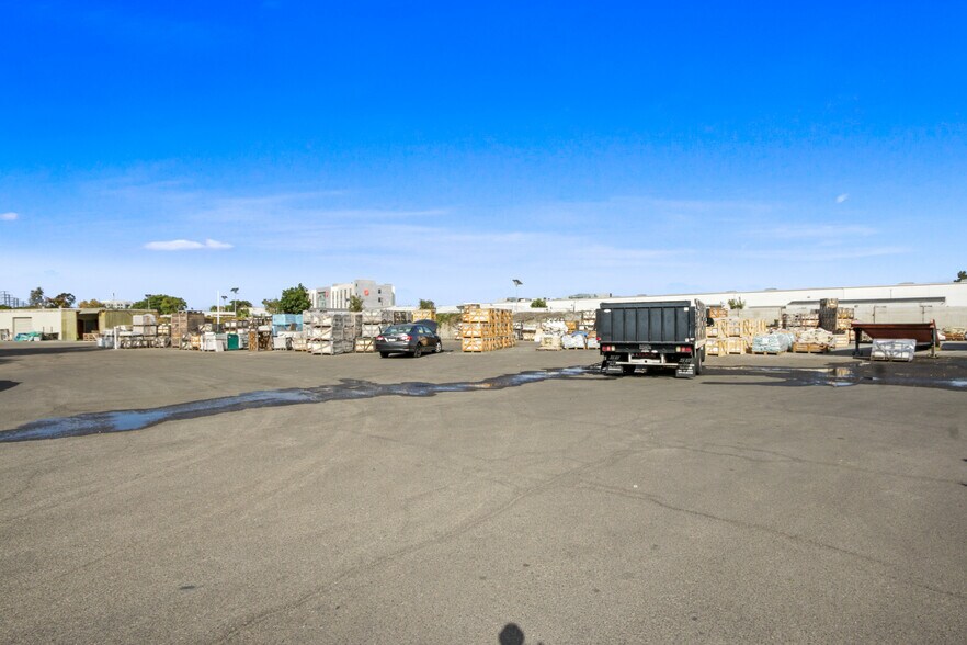 More Photos Of 901 E Cerritos Ave, Anaheim Manufacturing For Lease