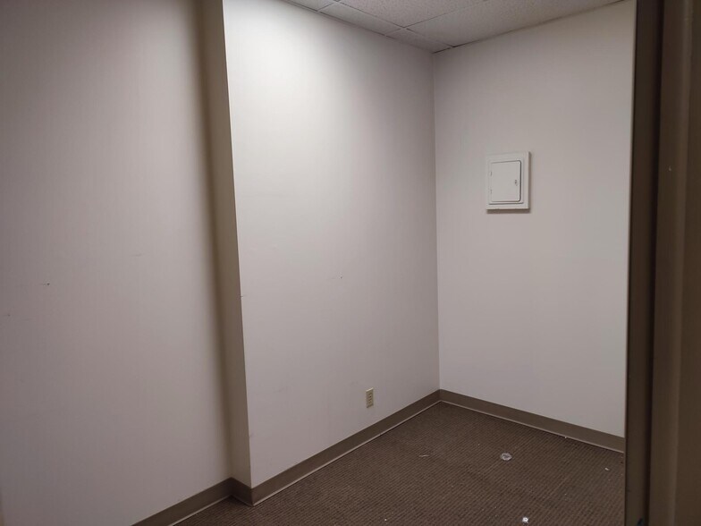 More Photos Of 2427 Jefferson Ave, Ogden Apartments For Lease