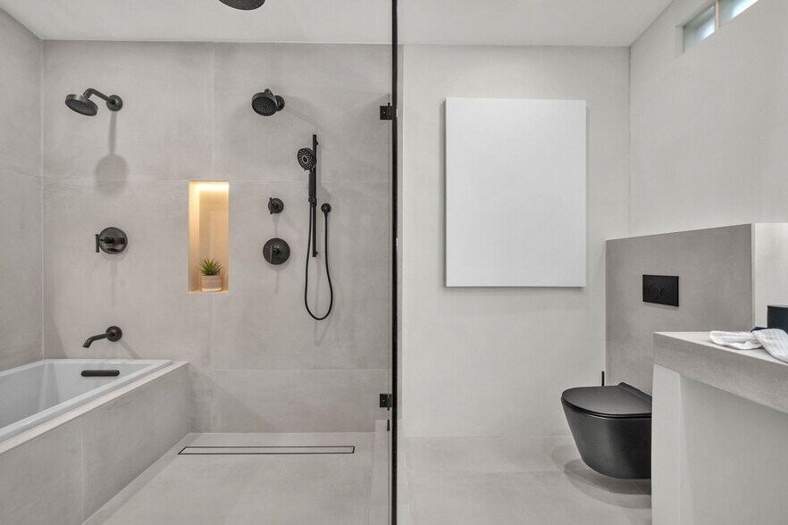 More Photos Of 120 NE 25th St, Miami Specialty For Sale