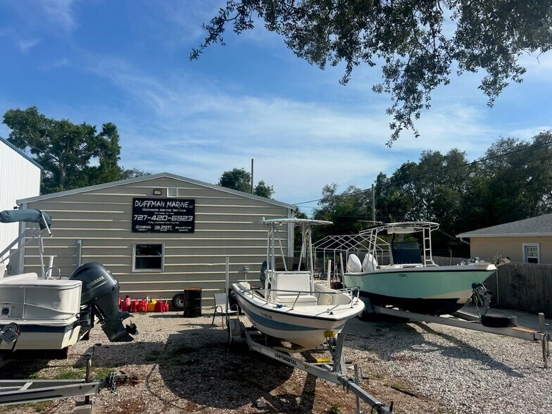 More Photos Of 4930 9th Ave S, Gulfport Service For Lease