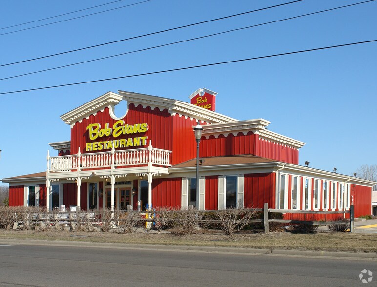 More Photos Of 1620 E Apple Ave, Muskegon General Retail For Sale