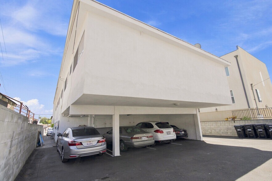 More Photos Of 5327 Auckland Ave, North Hollywood Apartments For Sale