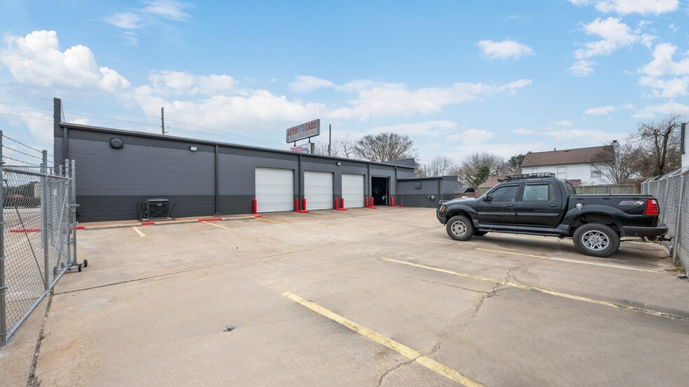 More Photos Of 6259 N Eldridge Pky, Houston Auto Repair For Sale
