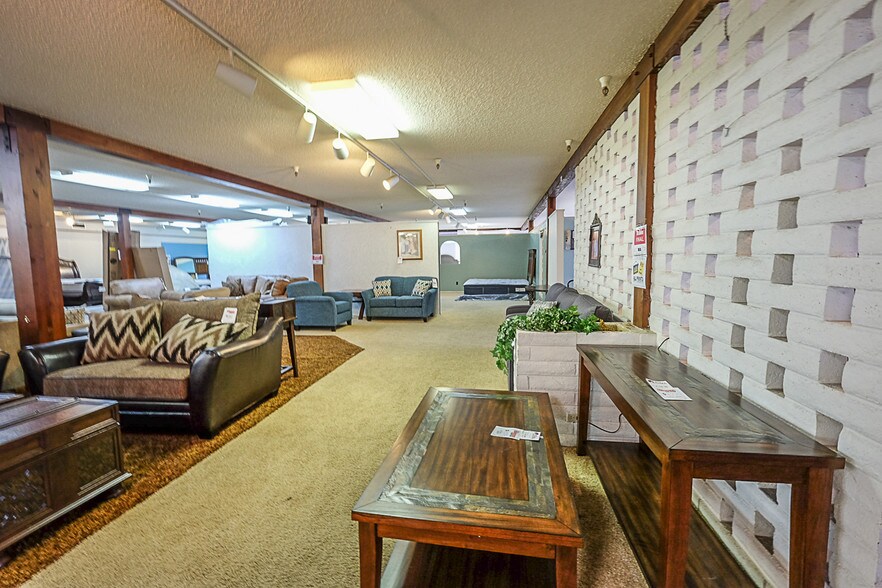 More Photos Of 1126-1150 Main Ave, Tillamook Storefront For Lease