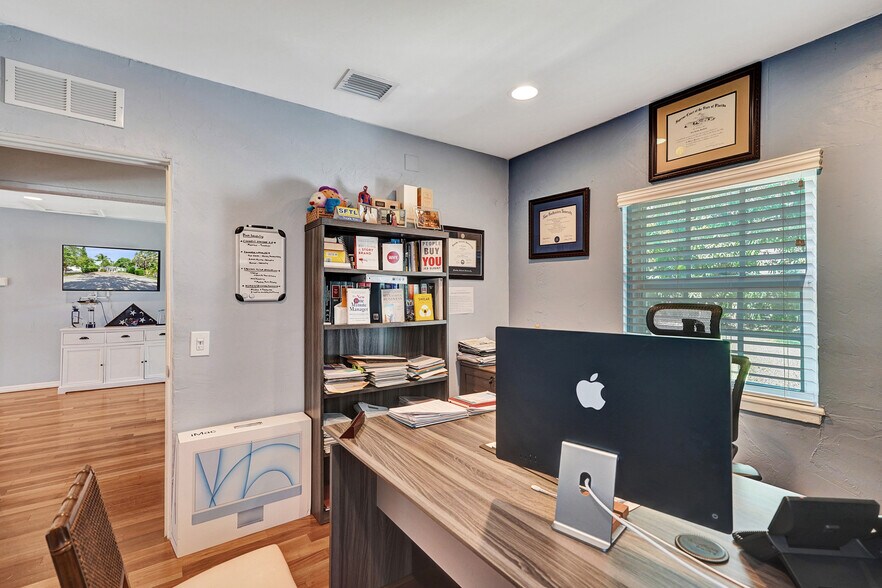 More Photos Of 423 SE 19th St, Fort Lauderdale Office Residential For Sale