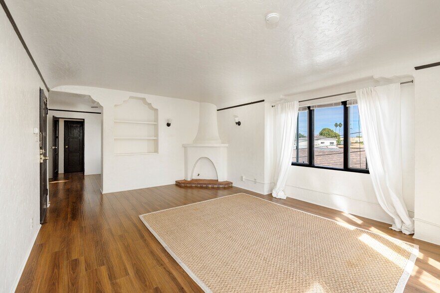 More Photos Of 817 E New York St, Long Beach Multifamily For Sale