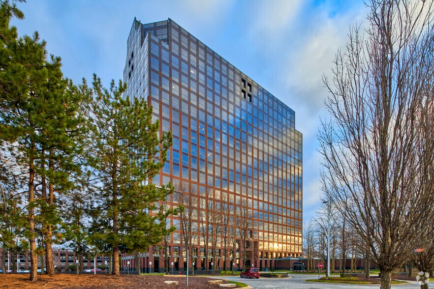 More Photos Of One Towne Sq, Southfield Office For Lease