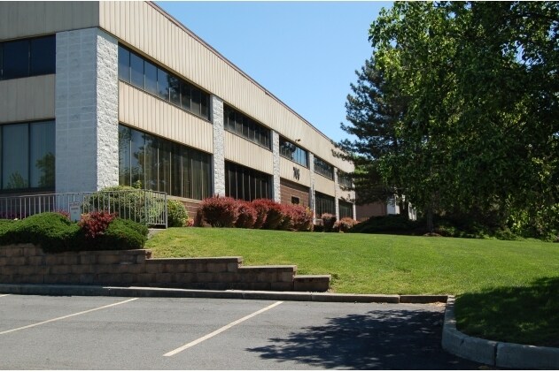 More Photos Of 706 Executive Blvd, Valley Cottage Warehouse For Lease