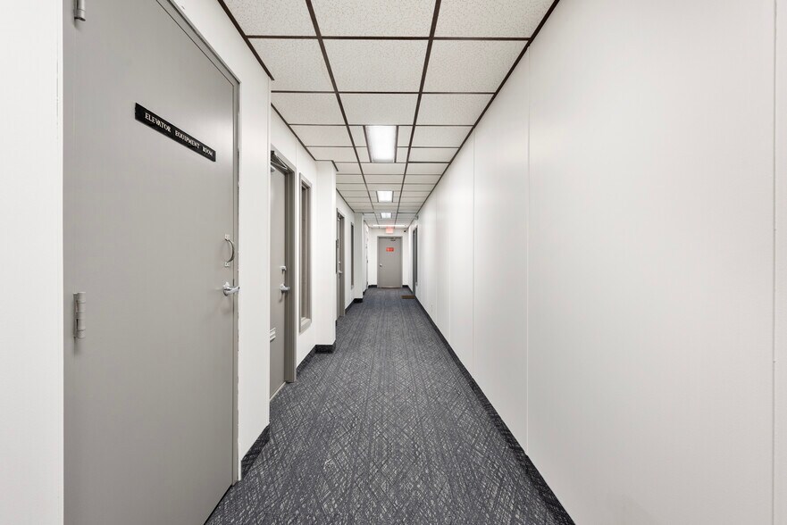 More Photos Of 4124 N Quebec Ave, New Hope Office For Sale
