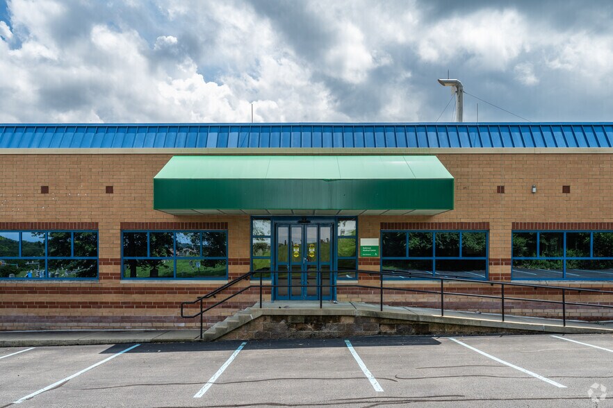 More Photos Of 133 Church Hill Rd, McKees Rocks Medical For Sale