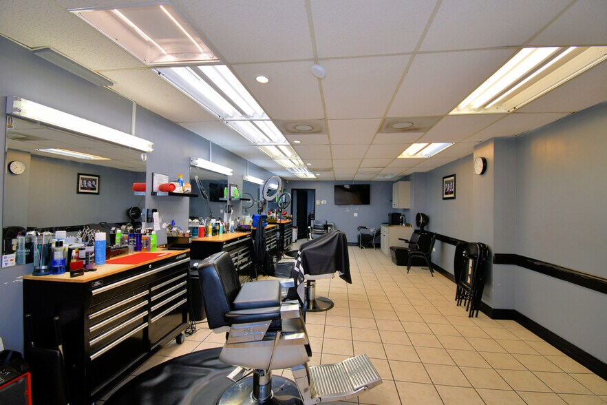 More Photos Of 128 E Orange Ave, Lake Wales General Retail For Sale