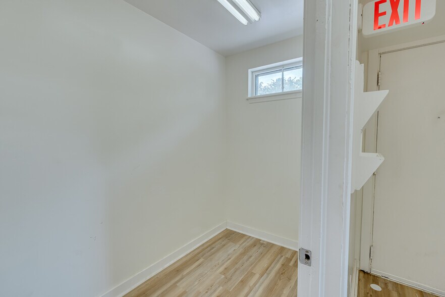 More Photos Of 1403 Spring Hill Ave, Mobile Healthcare For Sale