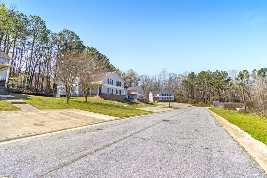 More Photos Of 563 Briar Hill Ct, Riverdale Apartments For Sale