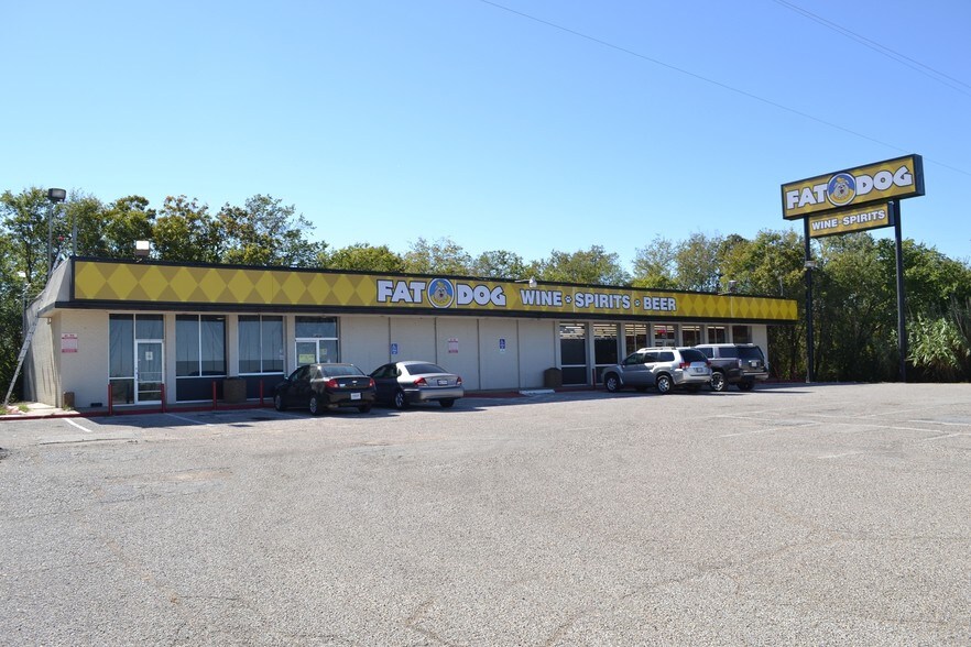 Primary Photo Of 1604 W Northwest Hwy, Dallas Convenience Store For Sale