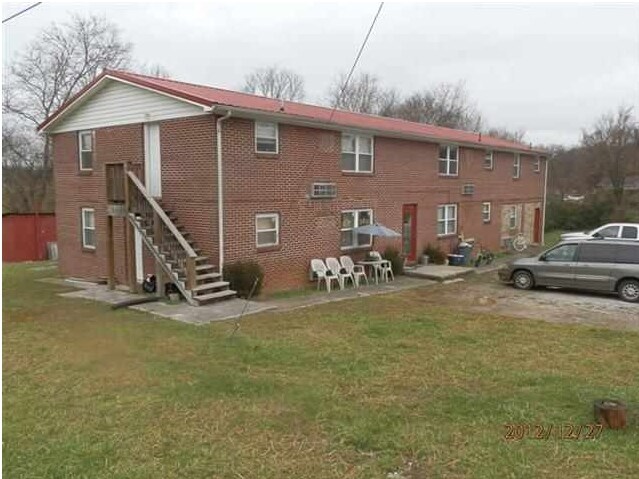 Primary Photo Of 305 Boone St, Strawberry Plains Apartments For Sale