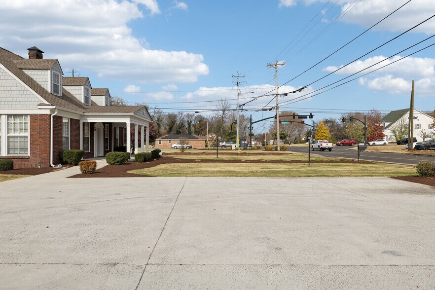 More Photos Of 502 Hazelwood Dr, Smyrna Loft Creative Space For Lease