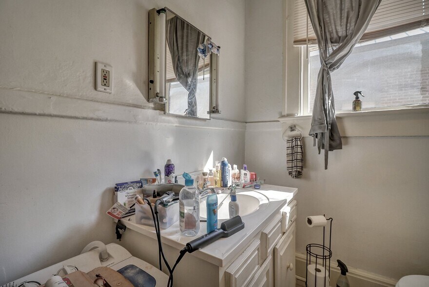 More Photos Of 210 E 48th St, Savannah Apartments For Sale