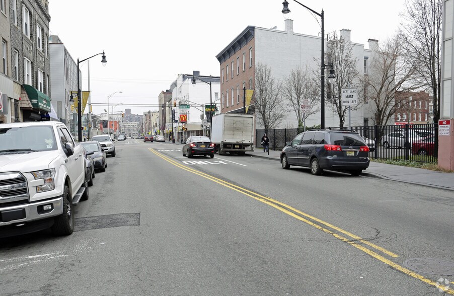 More Photos Of 550 Newark Ave, Jersey City Medical For Lease