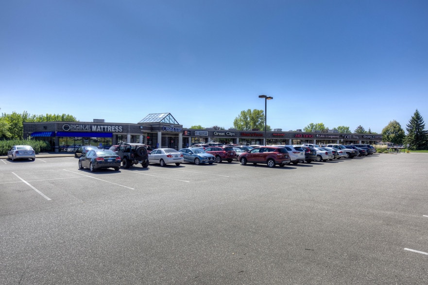 More Photos Of 1380 Duckwood Dr, Eagan Unknown For Lease