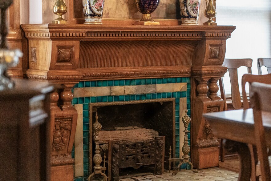 More Photos Of 809 Hall St, Saint Joseph Hospitality For Sale