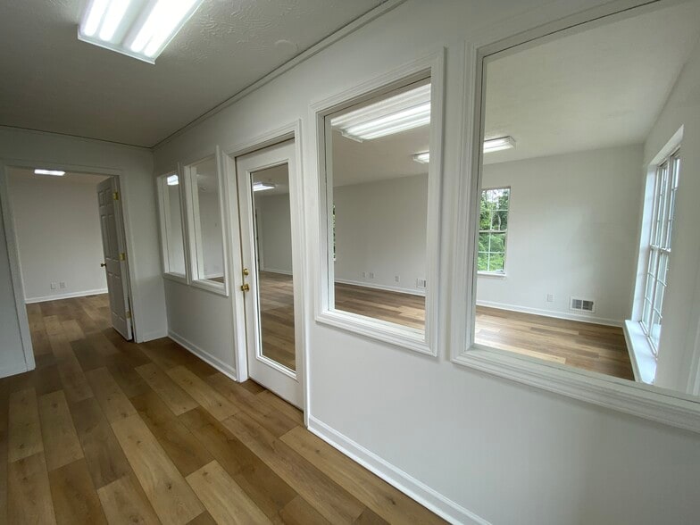 More Photos Of 8912 Stone Green Way, Louisville Office For Lease