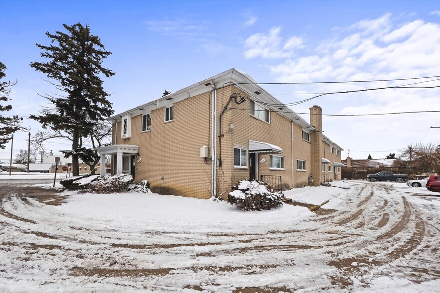 More Photos Of 22270 Kelly Rd, Eastpointe Apartments For Sale