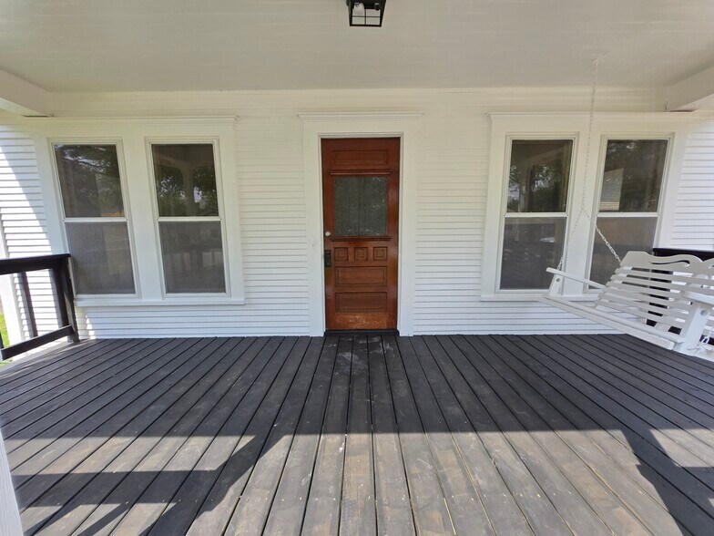 More Photos Of 1523 Avenue C, Katy Flex For Lease