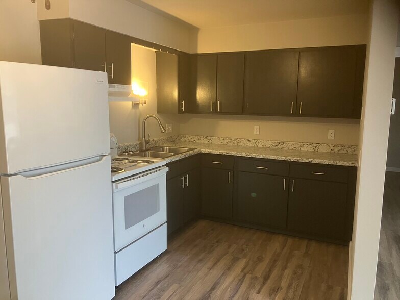 More Photos Of 415 W Fulton St, Waupaca Apartments For Sale