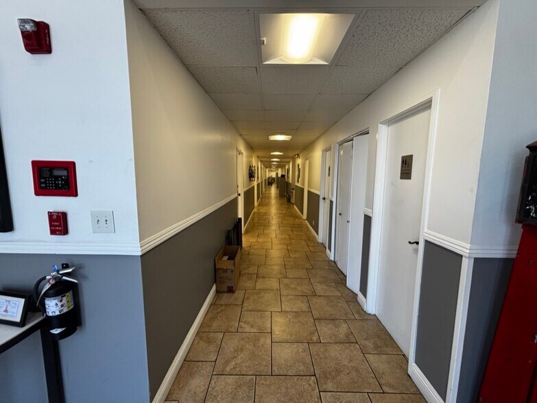 More Photos Of 6656 Valjean Ave, Van Nuys Warehouse For Lease