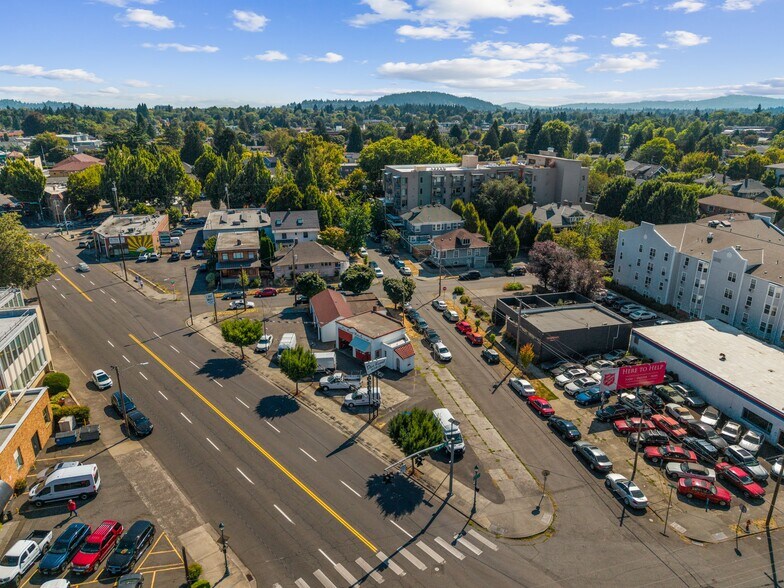 More Photos Of 1840 NE Sandy Blvd, Portland Auto Dealership For Sale