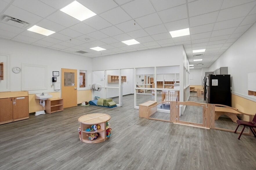 More Photos Of 9685-9725 Dayton Lebanon Pike, Dayton Storefront Retail Office For Sale
