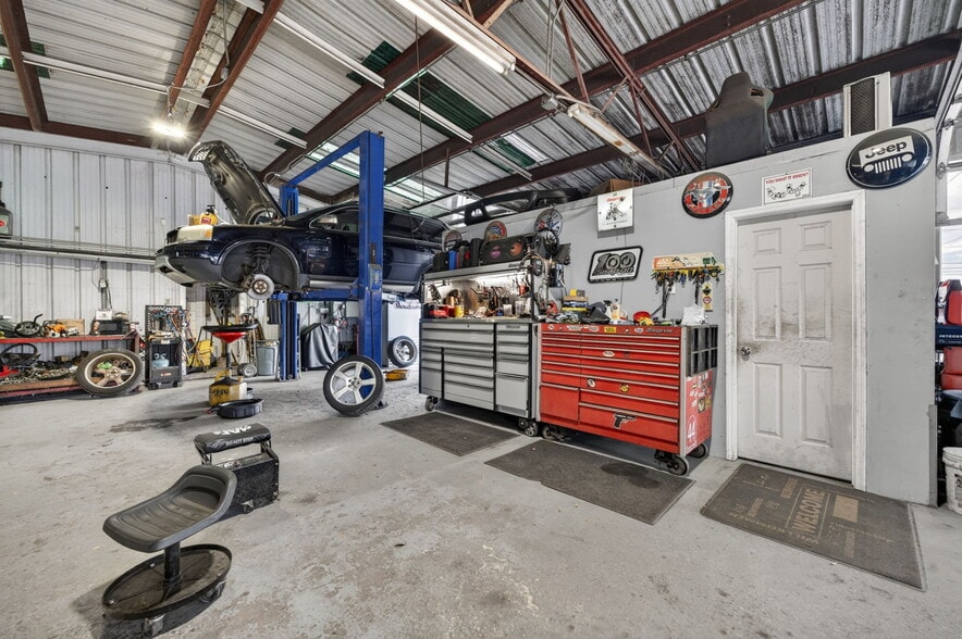More Photos Of 800-806 W Sr 434, Longwood Auto Repair For Sale
