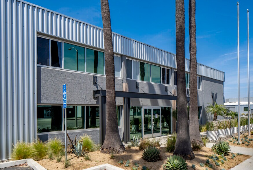 More Photos Of 1945 Placentia Ave, Costa Mesa Light Manufacturing For Lease