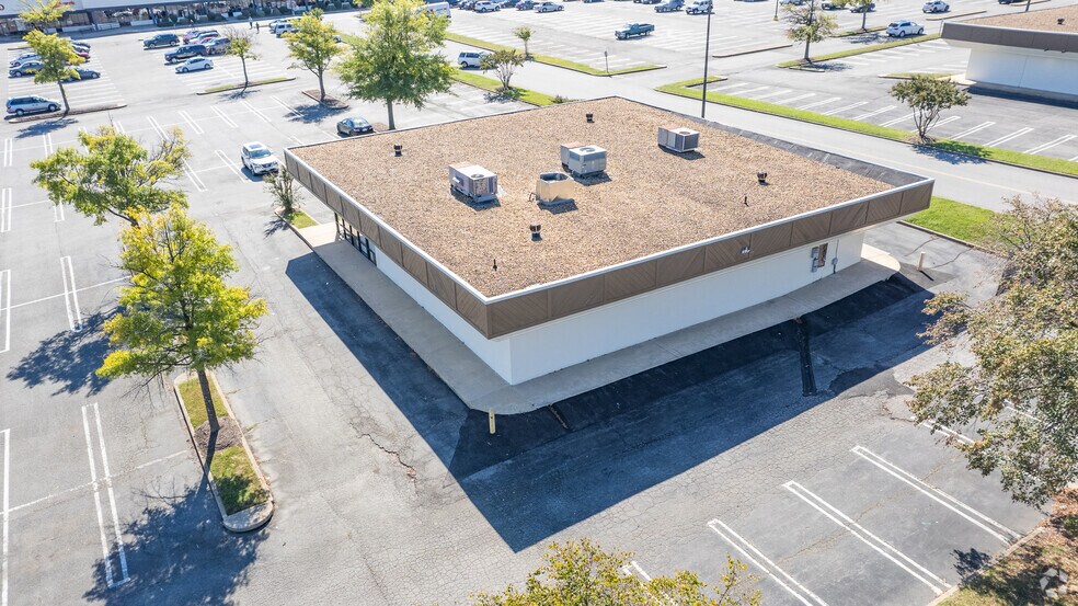 More Photos Of 7504-7598 W Broad St, Richmond Unknown For Lease